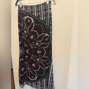 SHEIN Black and White Maxi Skirt with Maroon Accents